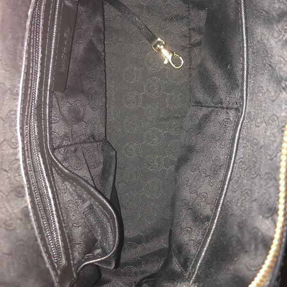 ❤️ Michael Kors Black Purse - Picture 6 of 8